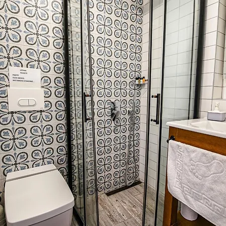 Nirvana 博兹贾阿达岛